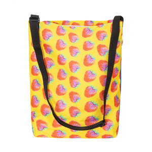 Fotografie k reklamnímu předmětu „taška přes rameno z RPET na zakázku“