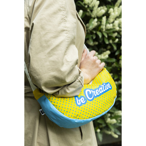 Fotografie k reklamnímu předmětu „taška přes rameno z RPET na zakázku“