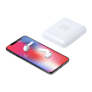 Fotografie k reklamnímu předmětu „power banka se sluchátky“