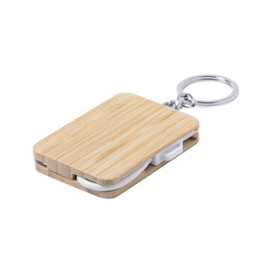 Fotografie k reklamnímu předmětu „přívěšek na klíče s USB nabíjecím kabelem“