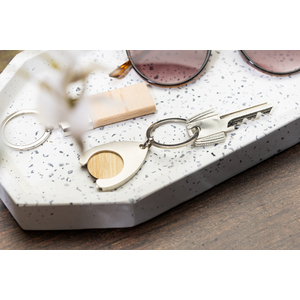 Fotografie k reklamnímu předmětu „přívěšek na klíče z RPU se žetonem na vozíku“