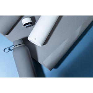 Fotografie k reklamnímu předmětu „Khumbu RSS izolovaná láhev“