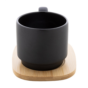 Fotografie k reklamnímu předmětu „keramický hrnek“