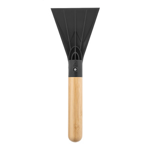 Fotografie k reklamnímu předmětu „škrabka na led RABS“