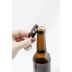 Fotografie k reklamnímu předmětu „přívěsek na klíče s otvírákem na lahve“