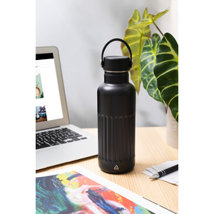 Fotografie k reklamnímu předmětu „izolovaná láhev“