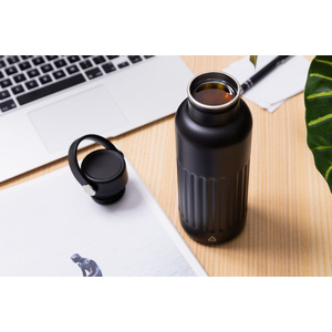 Fotografie k reklamnímu předmětu „izolovaná láhev“