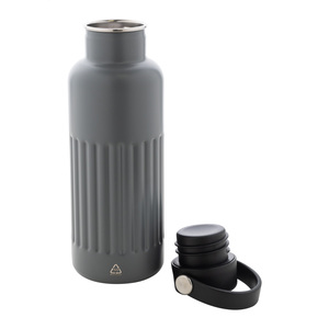 Fotografie k reklamnímu předmětu „izolovaná láhev“