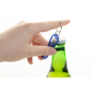 Fotografie k reklamnímu předmětu „přívěšek na klíče s otvírákem na láhve“