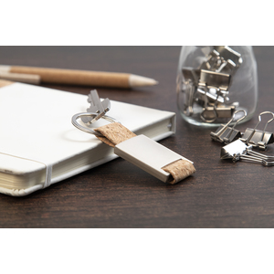 Fotografie k reklamnímu předmětu „přívěšek na klíče“