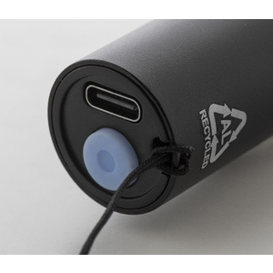 Fotografie k reklamnímu předmětu „dobíjecí svítilna z recyklovaného hliníku“