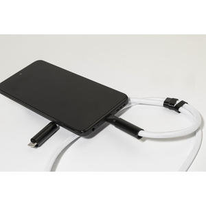 Fotografie k reklamnímu předmětu „60W RPET kabel se šňůrkou na mobil“