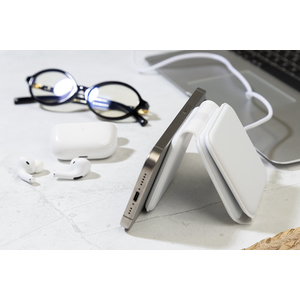 Fotografie k reklamnímu předmětu „3v1 bezdrátová nabíječka RABS“