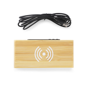 Fotografie k reklamnímu předmětu „Stolní hodiny s indukční nabíječkou INDUCTO“