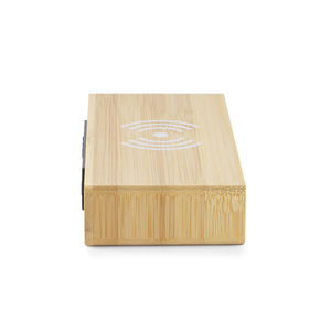 Fotografie k reklamnímu předmětu „Stolní hodiny s indukční nabíječkou INDUCTO“