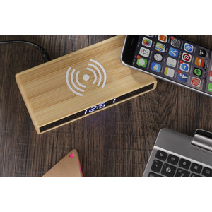 Fotografie k reklamnímu předmětu „Stolní hodiny s indukční nabíječkou INDUCTO“