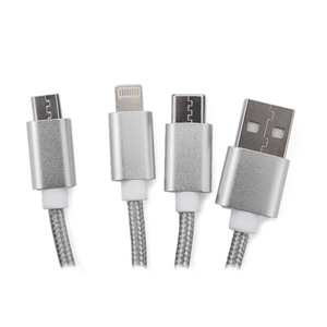 Fotografie k reklamnímu předmětu „USB kabel 3 v 1 TAUS“