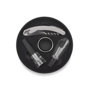 Fotografie k reklamnímu předmětu „Vinná souprava NEBBILO“