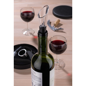 Fotografie k reklamnímu předmětu „Vinná souprava NEBBILO“