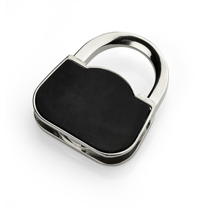 Fotografie k reklamnímu předmětu „Věšák na kabelku LADY“