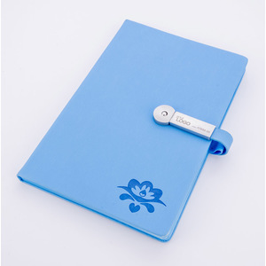 Fotografie k reklamnímu předmětu „Blok MIND s flash diskem 16 GB, A5“