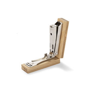 Fotografie k reklamnímu předmětu „Bambusová sešívačka STAPI“