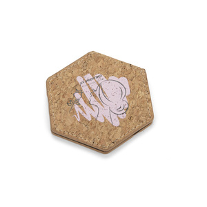 Fotografie k reklamnímu předmětu „Korkové zrcadlo SARI“