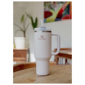 Fotografie k reklamnímu předmětu „1200ml hrnek Stanley Quencher H2.0“