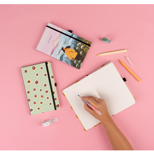 Fotografie k reklamnímu předmětu „NOTIQUE Notes Růžová malba, linkovaný, 13 x 21 cm“