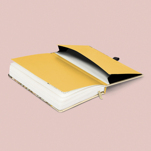 Fotografie k reklamnímu předmětu „NOTIQUE Notes Alfons Mucha – Pero, tečkovaný, 13 x 21 cm“