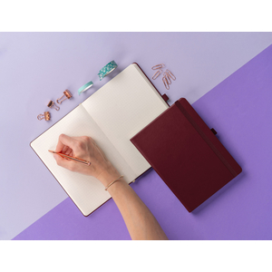 Fotografie k reklamnímu předmětu „NOTIQUE Notes Balacron, bordó, tečkovaný, 15 x 21 cm“