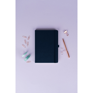 Fotografie k reklamnímu předmětu „NOTIQUE Notes Balacron, tmavě modrý, tečkovaný, 15 x 21 cm“