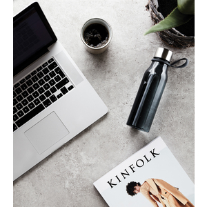 Fotografie k reklamnímu předmětu „Štíhlá tritanová láhev na vodu VINGA“