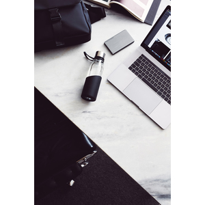 Fotografie k reklamnímu předmětu „Štíhlá skleněná láhev na vodu VINGA“