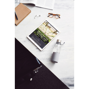 Fotografie k reklamnímu předmětu „Štíhlá skleněná láhev na vodu VINGA“