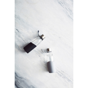 Fotografie k reklamnímu předmětu „Štíhlá skleněná láhev na vodu VINGA“