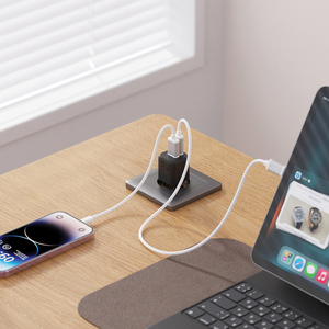 Fotografie k reklamnímu předmětu „Urban Vitamin Monterey RCS recykl. plast. 20W nabíječka GAN“