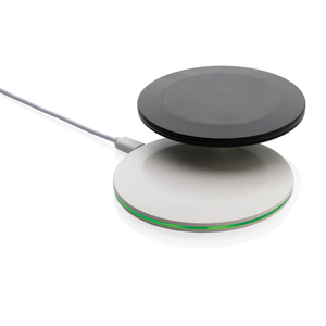 Fotografie k reklamnímu předmětu „Rychlá bezdrátová nabíječka 15W z RCS recykl. plastu“