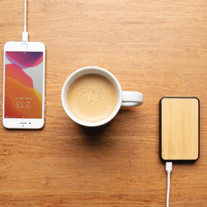 Fotografie k reklamnímu předmětu „Powerbanka 5 000 mAh z bambusu a RCS Rplastu“