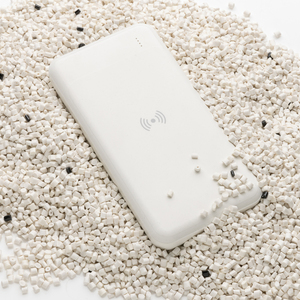 Fotografie k reklamnímu předmětu „Bezdrátová powerbanka z RCS recyklovaného plastu“