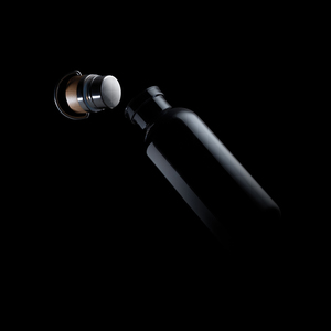 Fotografie k reklamnímu předmětu „Lahev na vodu z GRS RPET s bambusovým uzávěrem a madlem“