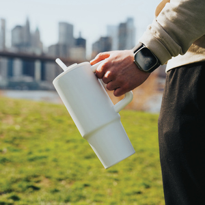 Fotografie k reklamnímu předmětu „Embrace deluxe RCS hrnek 900 ml z recykl. nerezové oceli“