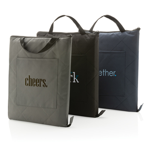 Fotografie k reklamnímu předmětu „Prošívaná pikniková deka Impact z RPET AWARE™“