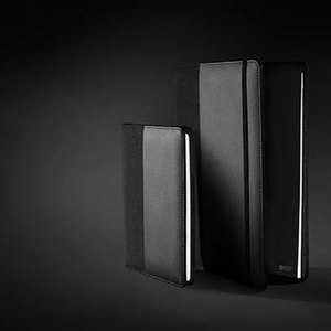 Fotografie k reklamnímu předmětu „Portfolio A4 Swiss Peak Script z RPET AWARE™“