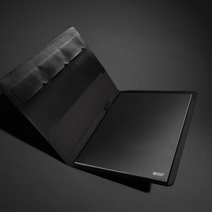 Fotografie k reklamnímu předmětu „Portfolio A4 Swiss Peak Script z RPET AWARE™“