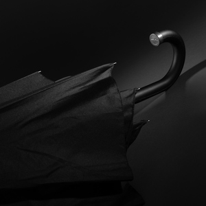 Fotografie k reklamnímu předmětu „25” deštník Swiss Peak Vero z Aware™ RPET s luxusní rukojetí“