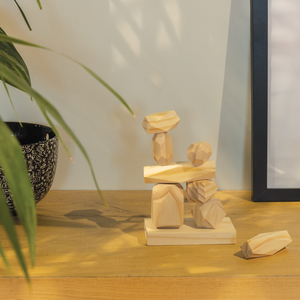 Fotografie k reklamnímu předmětu „Dřevěné balanční kameny Ukiyo Crios v pouzdře“